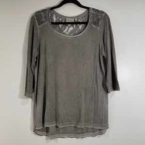 Dantelle Top Lace Accent Distressed Gray Color Scoop Neck Womens Large